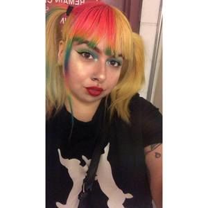 Meet your Posher, Genevieve